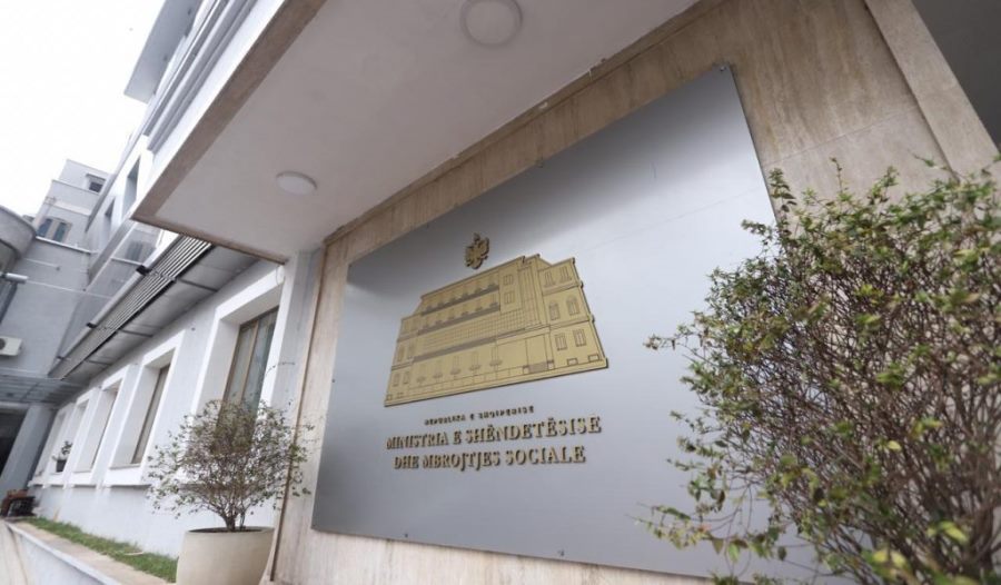 Qeveria do marre 60 mln euro kredi per vaksina dhe personel mjekesor